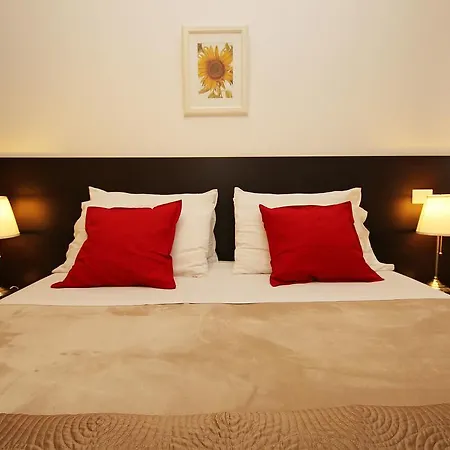 Great Central Apartment-3
